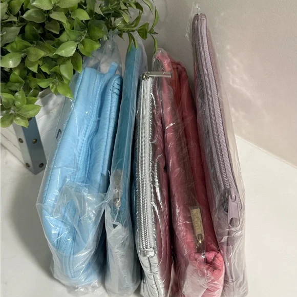 💙 2 for $12 Cosmetic Travel Bags NEW Ulta beauty makeup pouch Lot of 5 - Picture 2 of 7